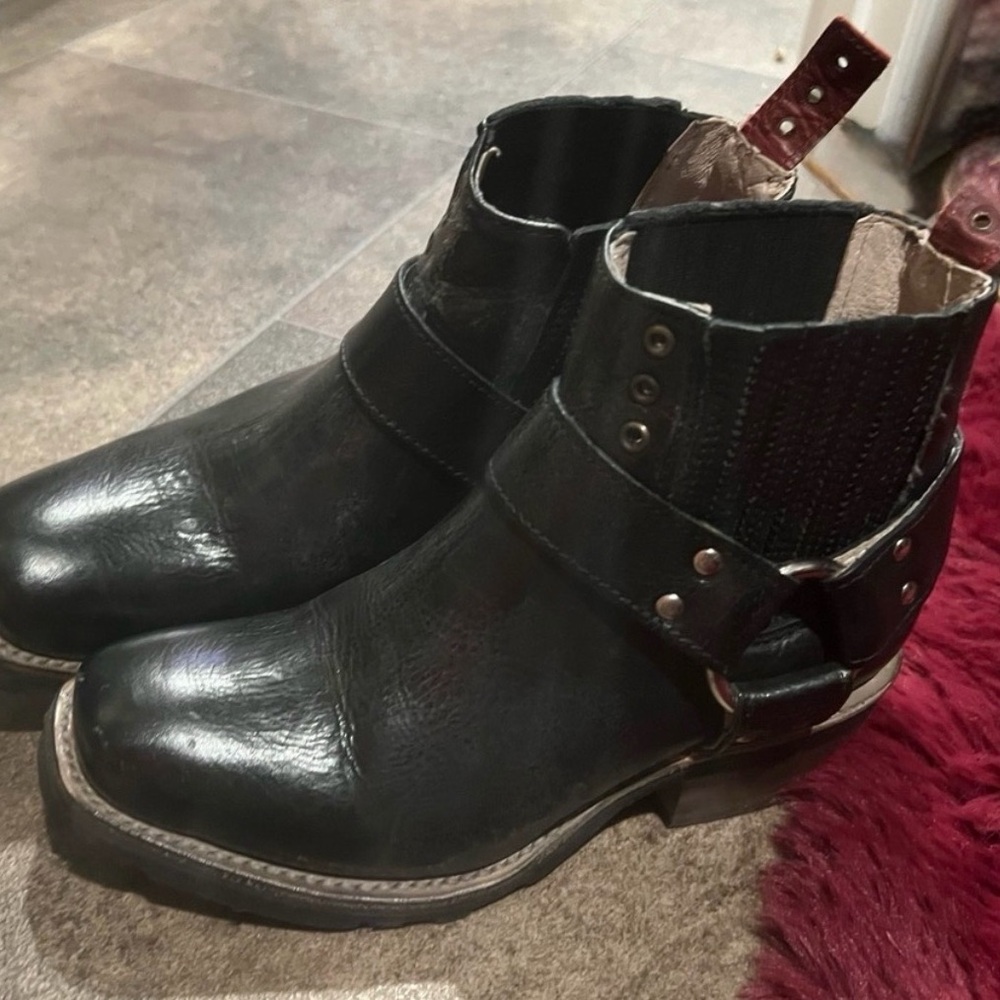 FREEBIRD BY STEVEN Boots WHISKEY Harness Booties Black Red Size 7